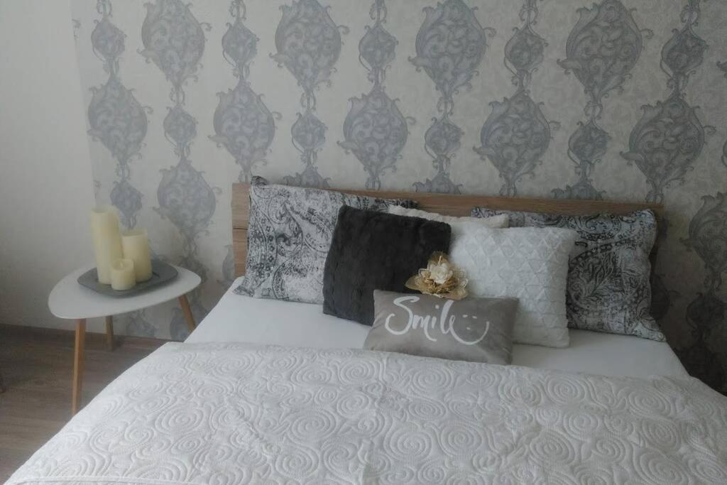 Stylovy Apartman V Centru Nachoda Buitenkant foto